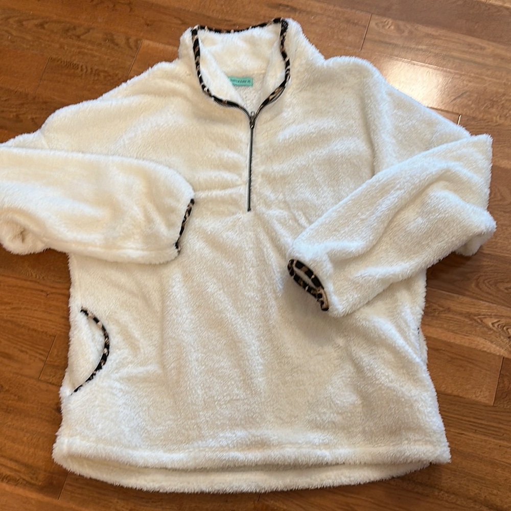 Cozy White Fleece Pullover with leopard Trim